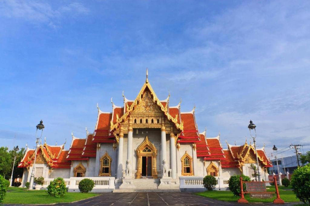 Ban Thungdang Housetel Bangkok Hotel Exterior photo