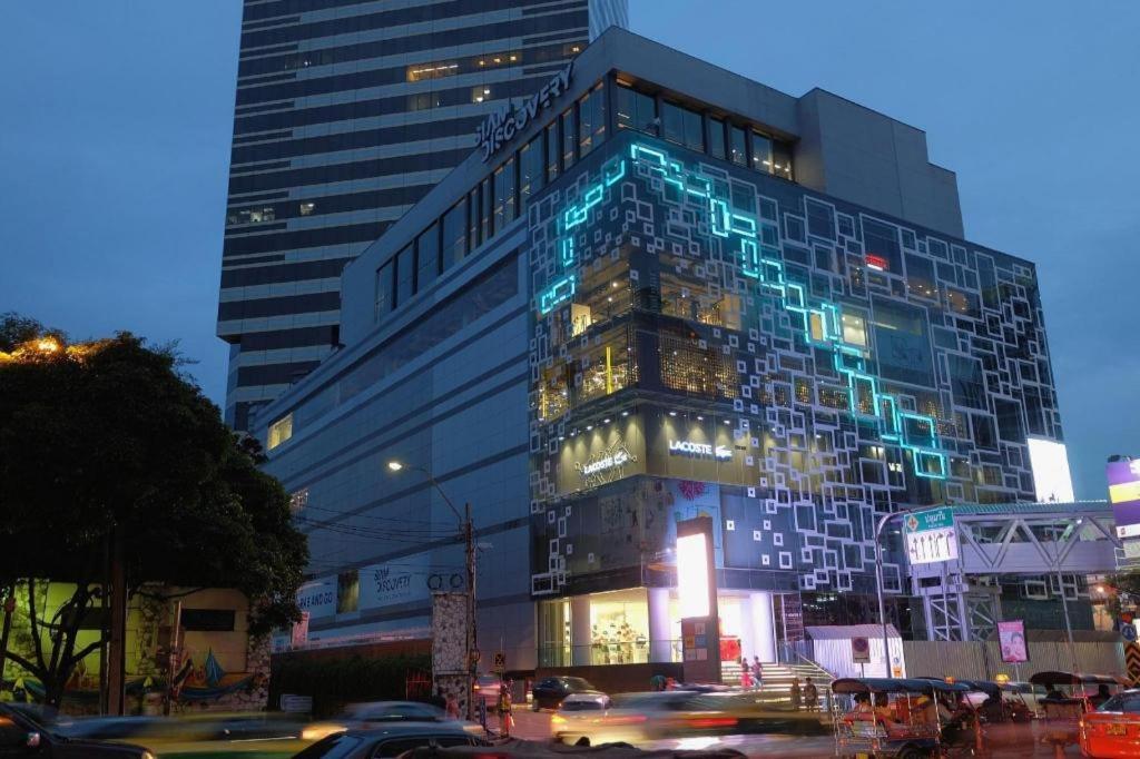 Ban Thungdang Housetel Bangkok Hotel Exterior photo